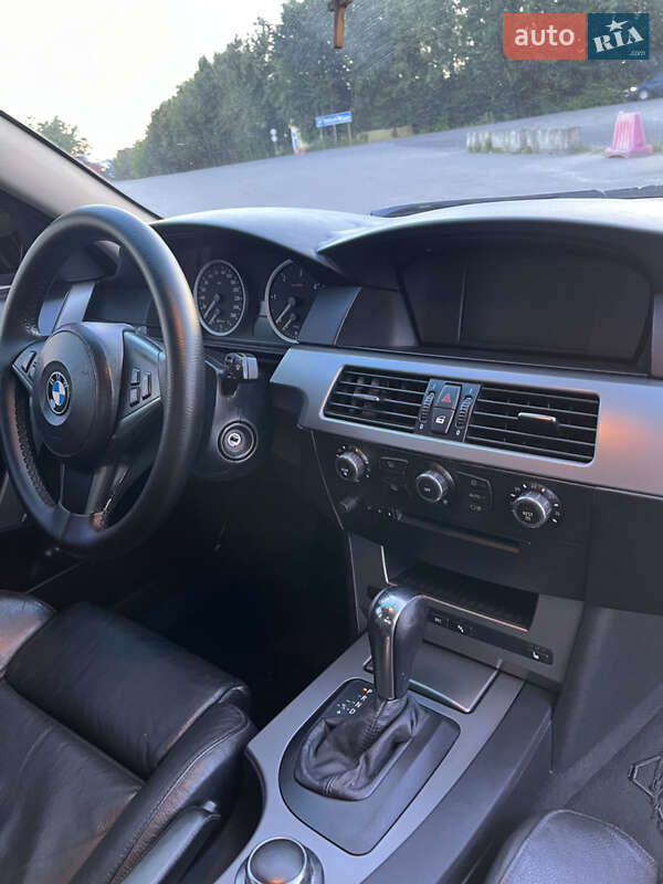 Седан BMW 5 Series 2005 в Львові
