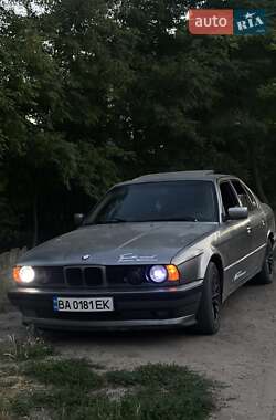 Седан BMW 5 Series 1991 в Помошной