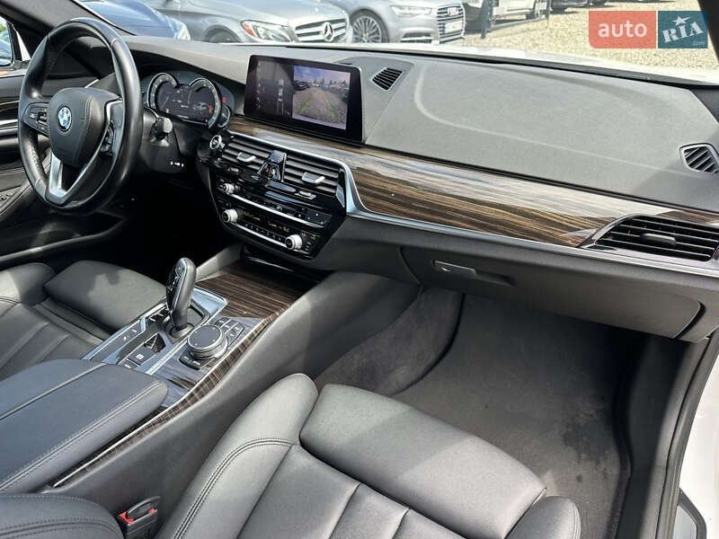 Седан BMW 5 Series 2019 в Івано-Франківську