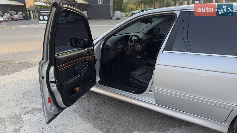 Седан BMW 5 Series 2000 в Черновцах