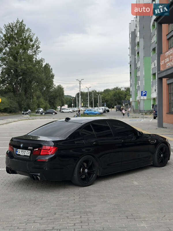 Седан BMW 5 Series 2010 в Львові