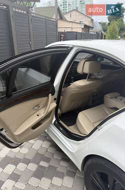 Седан BMW 5 Series 2009 в 