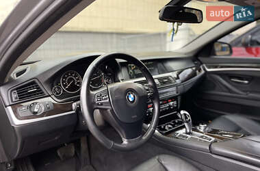 Седан BMW 5 Series 2012 в 