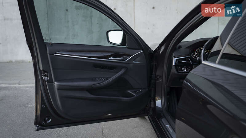 Седан BMW 5 Series 2018 в Киеве