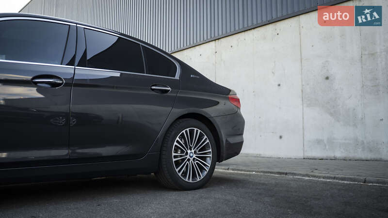 Седан BMW 5 Series 2018 в Киеве