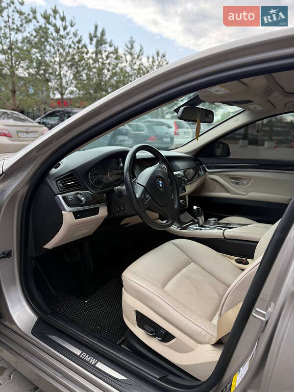 Седан BMW 5 Series 2012 в Ровно