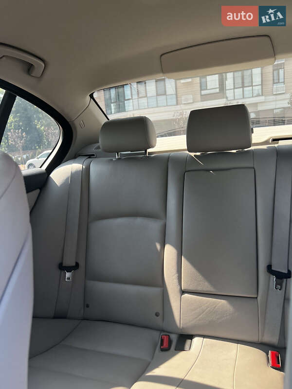 Седан BMW 5 Series 2011 в Кременчуге