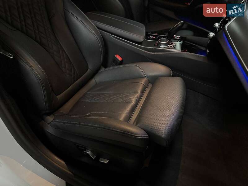 Седан BMW 5 Series 2020 в Львове