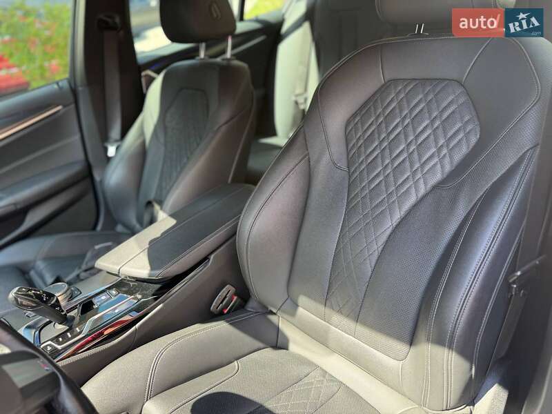 Седан BMW 5 Series 2020 в Львове