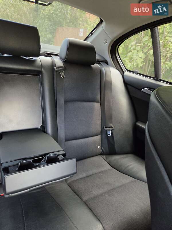 Седан BMW 5 Series 2012 в Києві фото 17 Седан BMW 5 Series 2012 в Києві