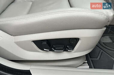 Седан BMW 5 Series 2012 в 