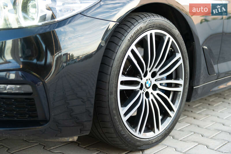 Седан BMW 5 Series 2020 в Мукачево