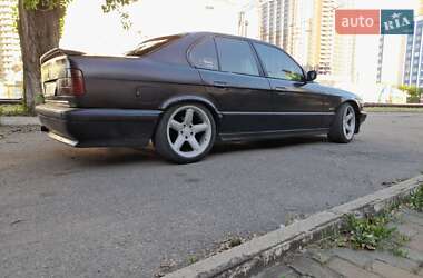 Седан BMW 5 Series 1990 в Одессе