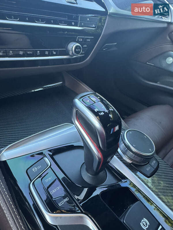 Седан BMW 5 Series 2017 в Черновцах