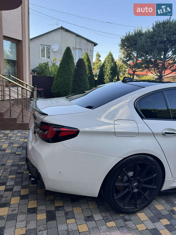 Седан BMW 5 Series 2017 в Черновцах