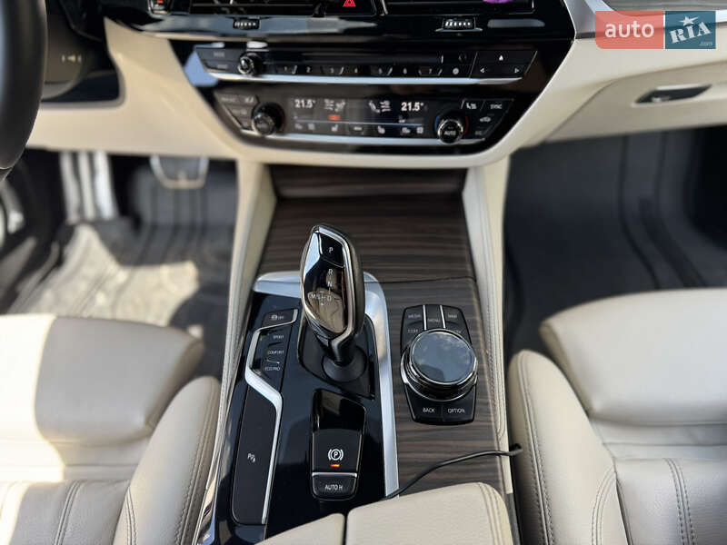 Седан BMW 5 Series 2017 в Тернополе