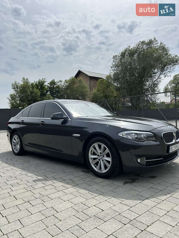 Седан BMW 5 Series 2011 в Львові