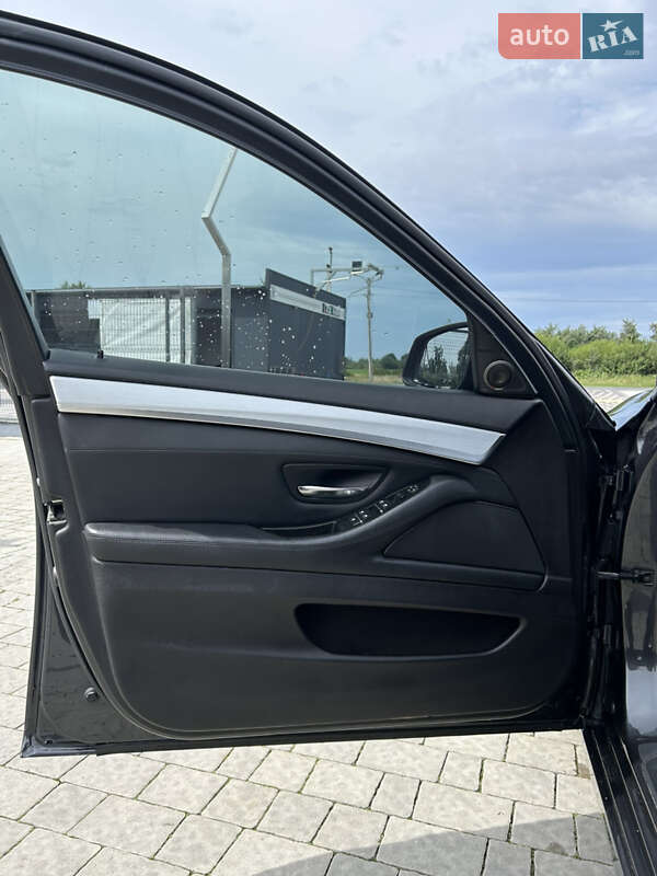 Седан BMW 5 Series 2011 в Львові