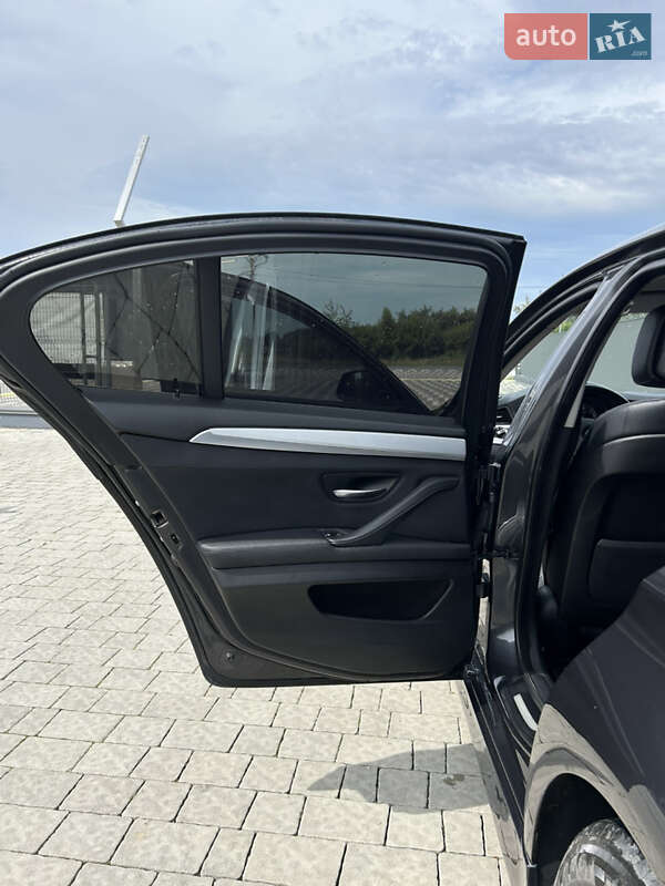 Седан BMW 5 Series 2011 в Львові