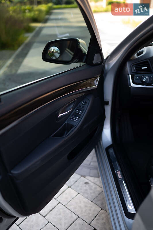 Седан BMW 5 Series 2013 в Львове