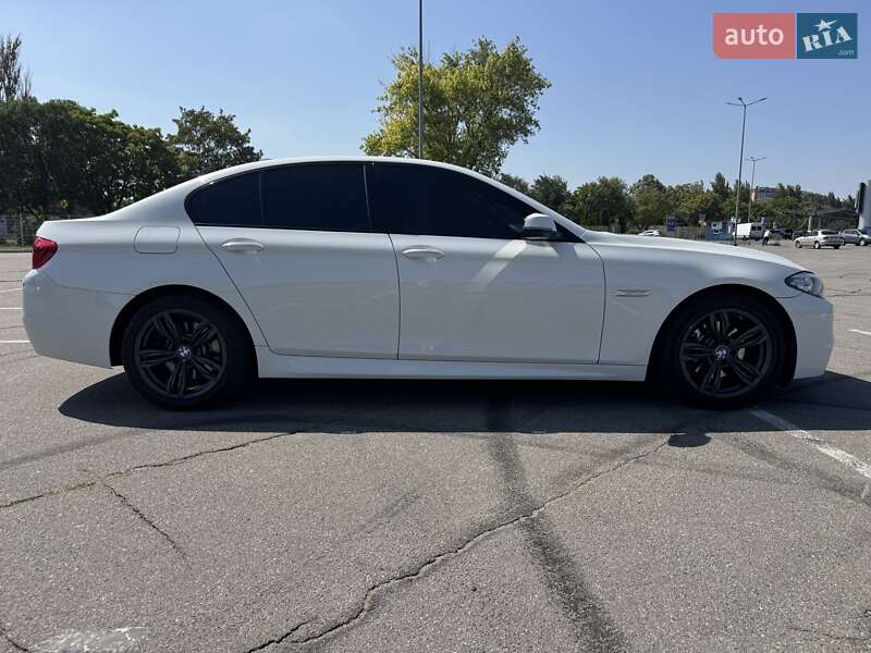 Седан BMW 5 Series 2016 в Дніпрі