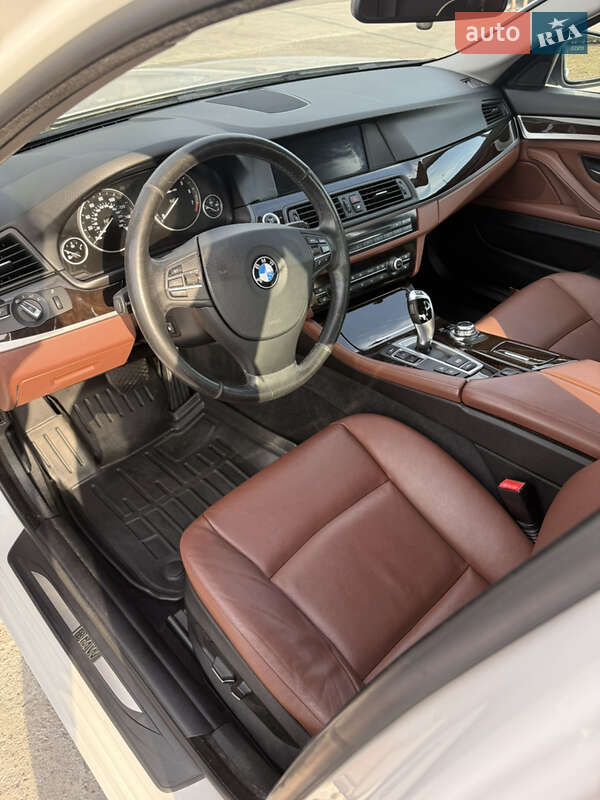 Седан BMW 5 Series 2013 в Кривому Розі
