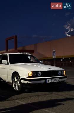 Седан BMW 5 Series 1988 в Обухове