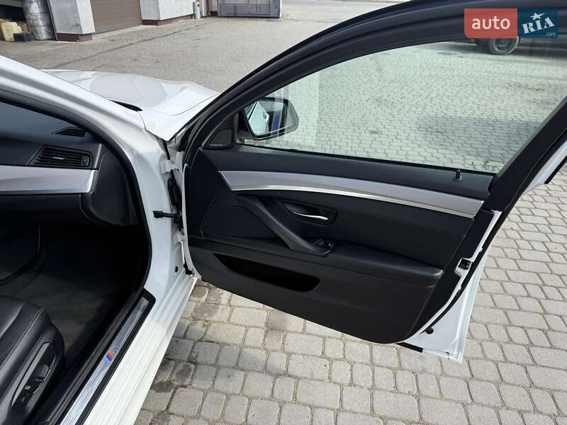 Седан BMW 5 Series 2014 в Львове