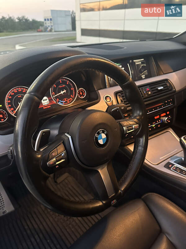 Седан BMW 5 Series 2016 в Львові