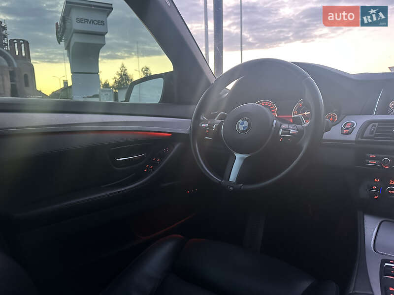 Седан BMW 5 Series 2016 в Львові