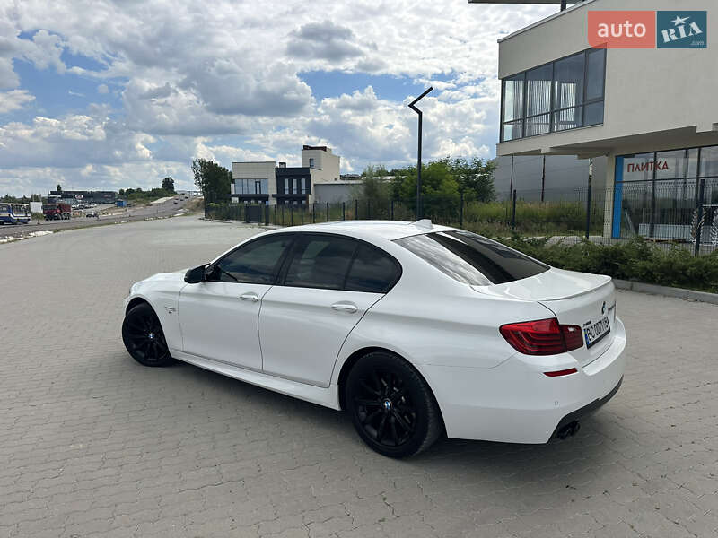 Седан BMW 5 Series 2016 в Львові