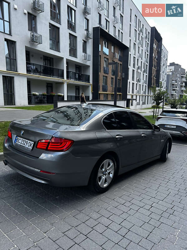 Седан BMW 5 Series 2013 в Львові
