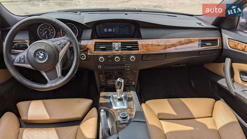 Седан BMW 5 Series 2009 в Львові