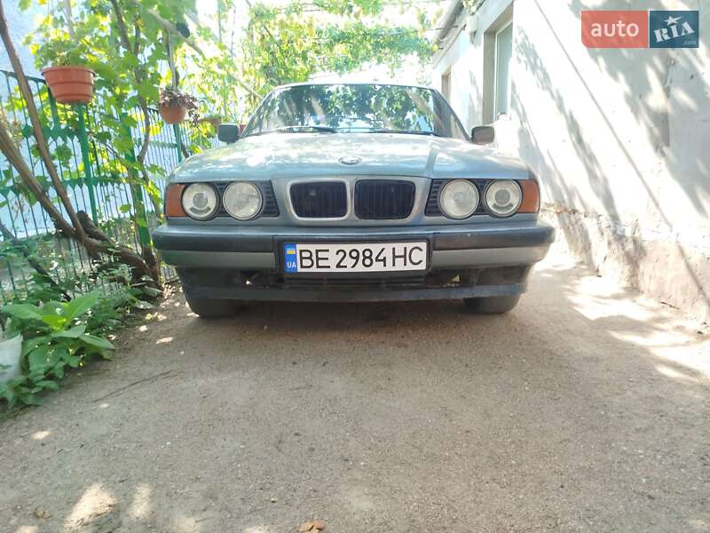 Седан BMW 5 Series 1992 в Первомайске