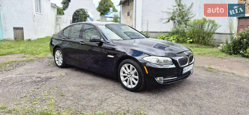 Седан BMW 5 Series 2011 в Дубні