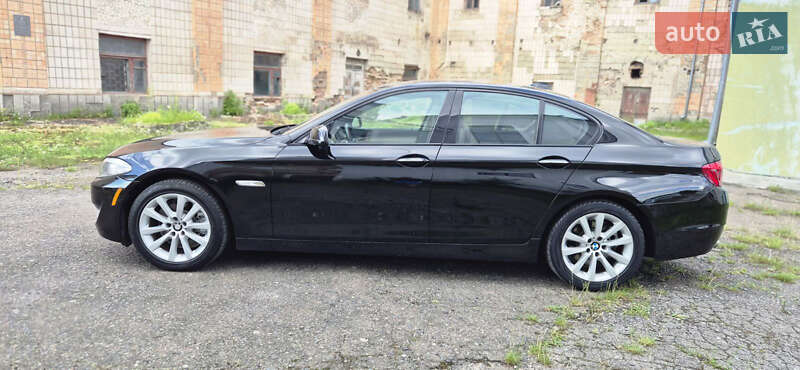 Седан BMW 5 Series 2011 в Дубні