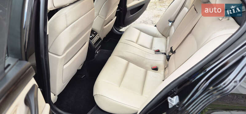 Седан BMW 5 Series 2011 в Дубні