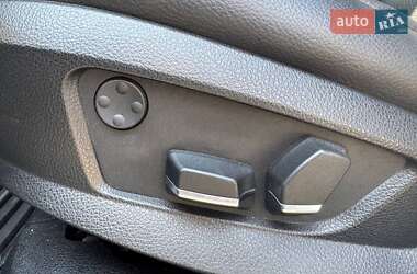 Седан BMW 5 Series 2012 в 