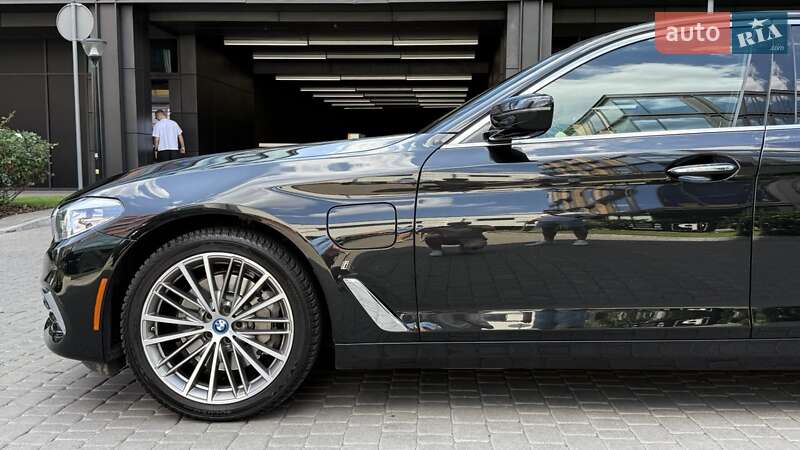 Седан BMW 5 Series 2017 в Львове