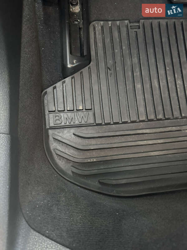 Седан BMW 5 Series 2016 в Львове