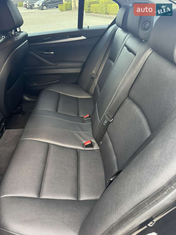 Седан BMW 5 Series 2016 в Львове