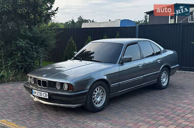 Седан BMW 5 Series 1991 в Киеве