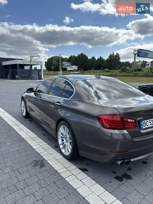 Седан BMW 5 Series 2013 в Львові