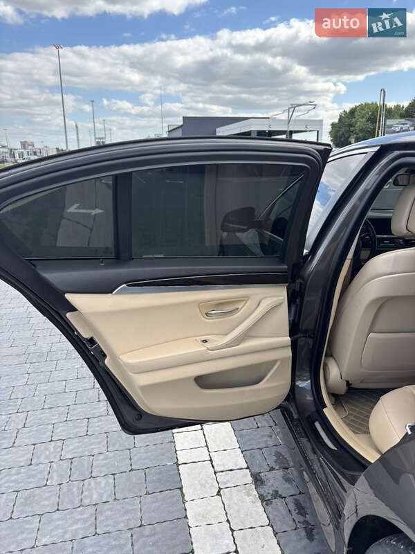 Седан BMW 5 Series 2013 в Львові