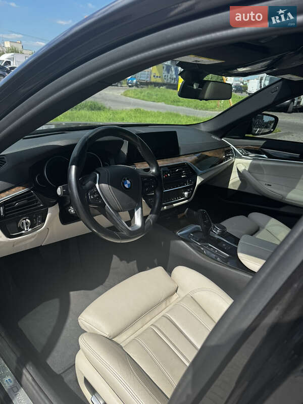 Седан BMW 5 Series 2018 в Львове