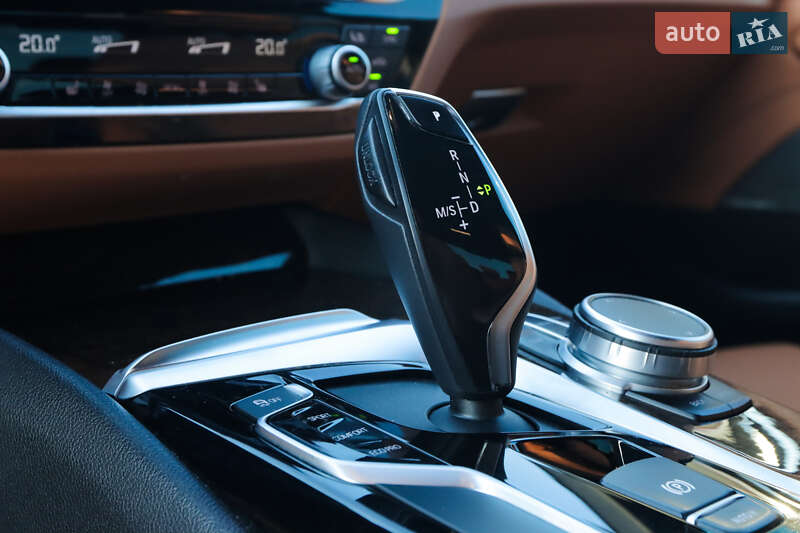 Седан BMW 5 Series 2019 в Львове