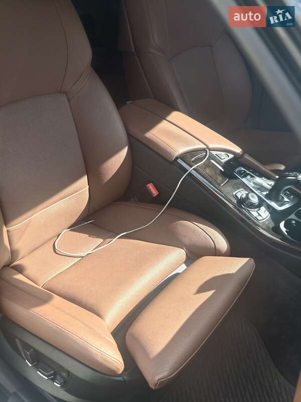 Седан BMW 5 Series 2012 в Киеве фото 7 Седан BMW 5 Series 2012 в Киеве