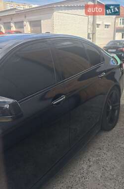 Седан BMW 5 Series 2012 в 