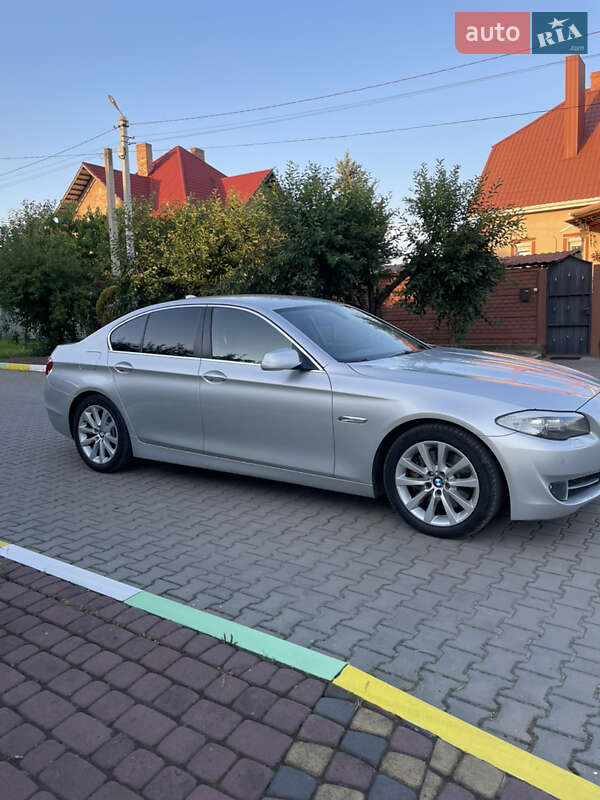 Седан BMW 5 Series 2010 в Луцке