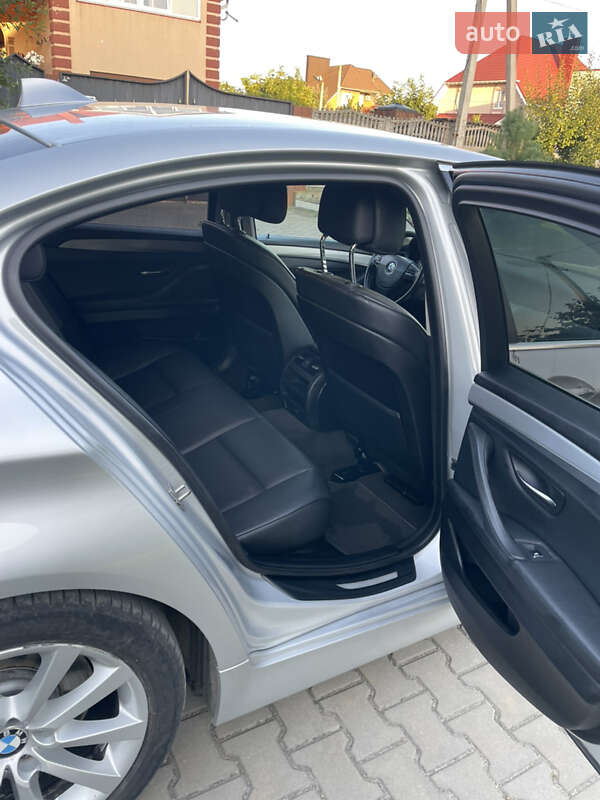 Седан BMW 5 Series 2010 в Луцке